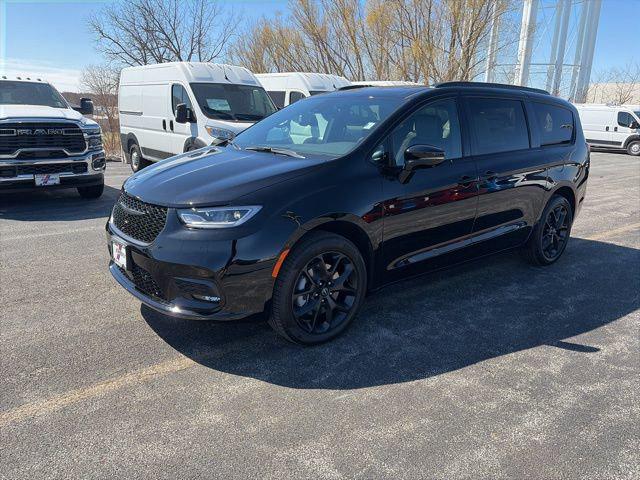 2026 Chrysler Pacifica PACIFICA LIMITED AWD