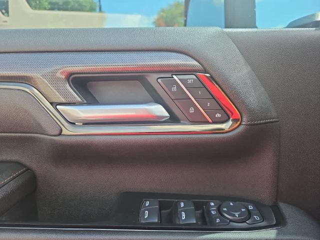 2025 GMC Sierra 2500HD 4WD Crew Cab Standard Bed AT4
