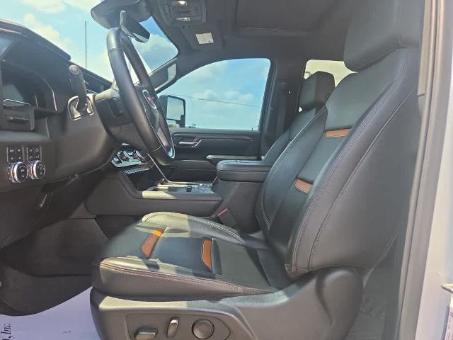 2025 GMC Sierra 2500HD 4WD Crew Cab Standard Bed AT4