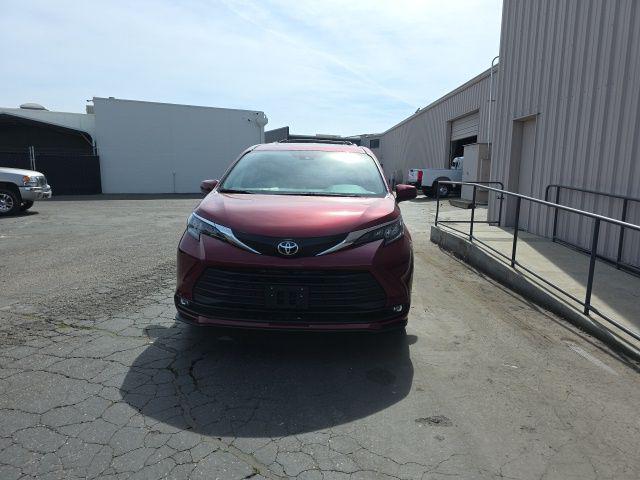 2026 Toyota Sienna XLE 7 Passenger