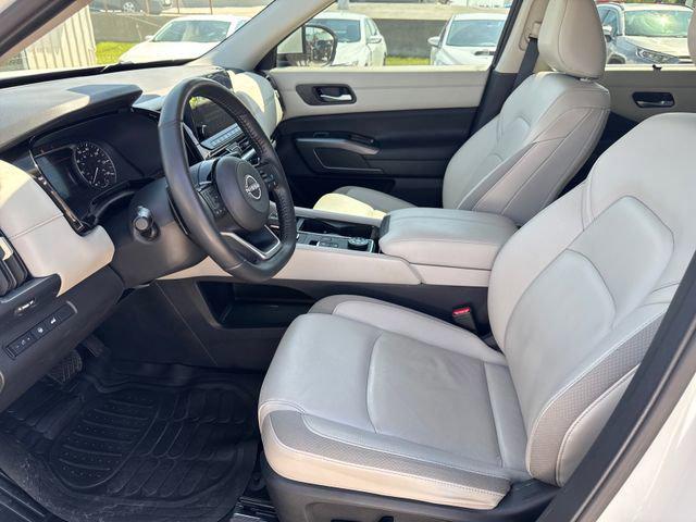 2024 Nissan Pathfinder SL 4WD
