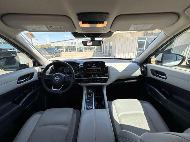 2024 Nissan Pathfinder SL 4WD