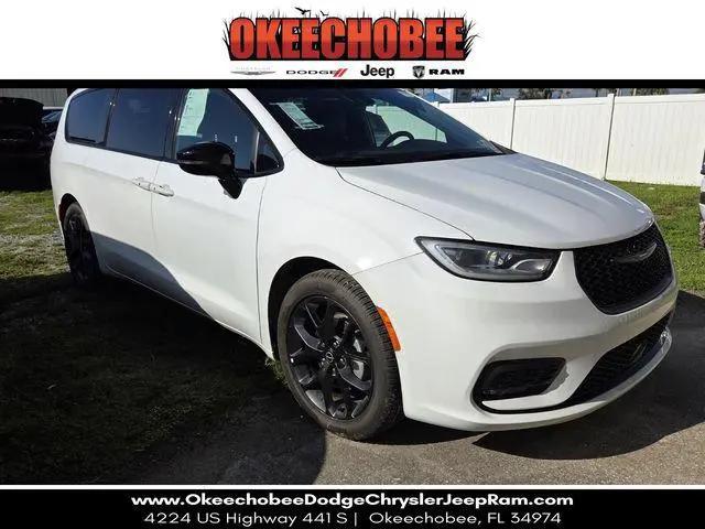 2025 Chrysler Pacifica Limited for sale in Okeechobee, FL