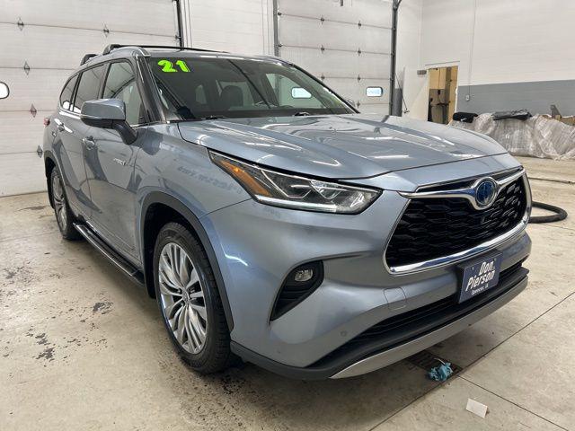 2021 Toyota Highlander Hybrid Platinum