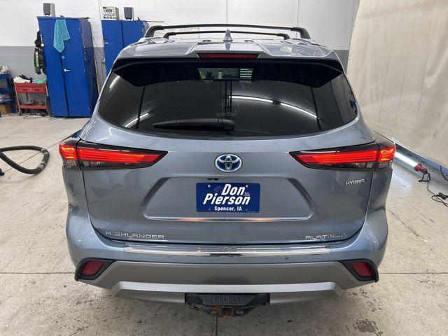 2021 Toyota Highlander Hybrid Platinum