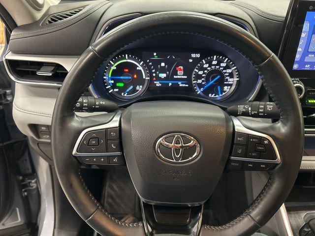 2021 Toyota Highlander Hybrid Platinum
