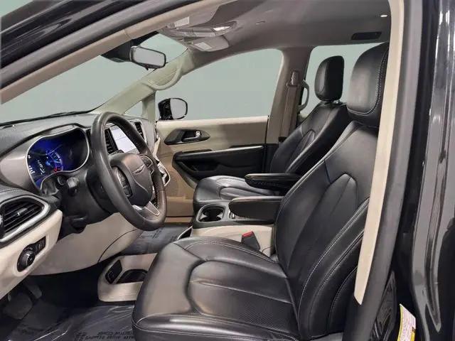 2024 Chrysler Pacifica Hybrid Select
