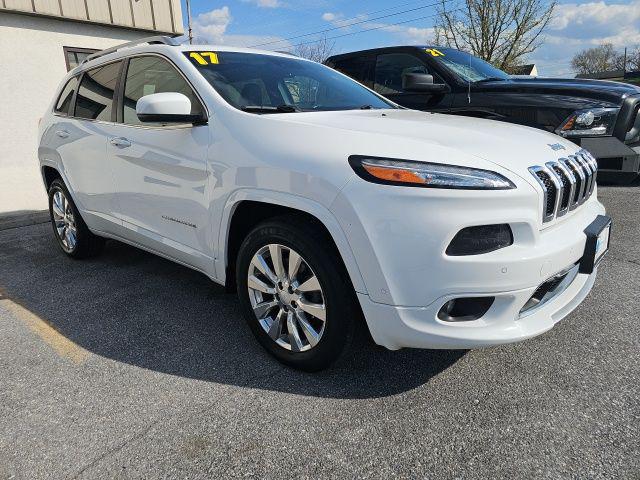 2017 Jeep Cherokee Overland 4x4 2017 Jeep Cherokee Overland 4x4