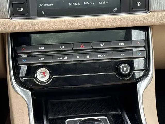 2017 Jaguar XF 35t Premium