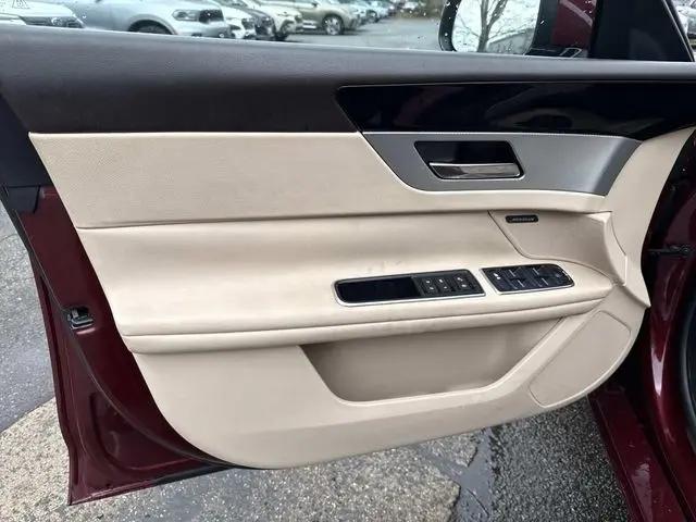 2017 Jaguar XF 35t Premium