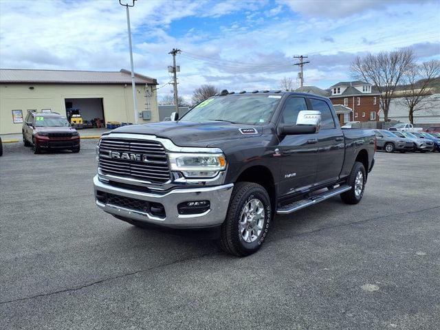 2023 RAM 3500 Laramie Crew Cab 4x4 64 Box