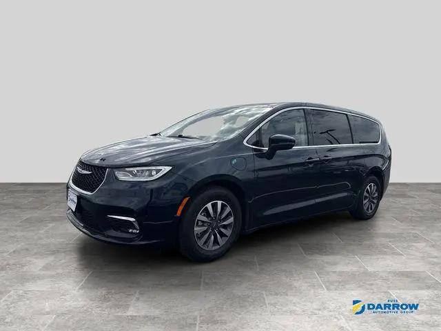 2023 Chrysler Pacifica Hybrid Touring L for sale in West Bend, WI