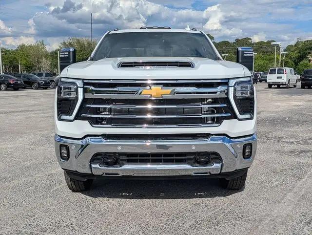 2026 Chevrolet Silverado 3500HD Crew Cab, Long Bed, LTZ Dual Rear Wheel, RWD