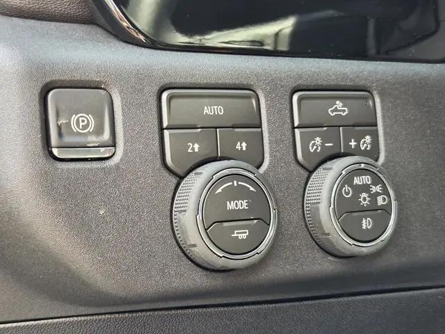 2026 Chevrolet Silverado 1500 4WD Crew Cab Short Bed RST