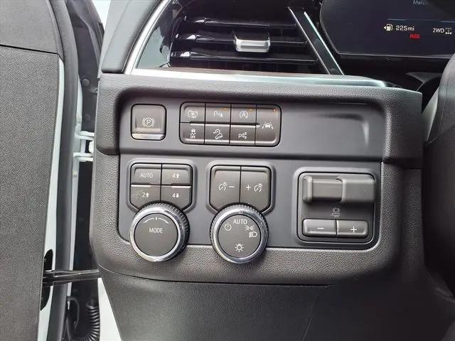 2026 Chevrolet Suburban LS, 4WD
