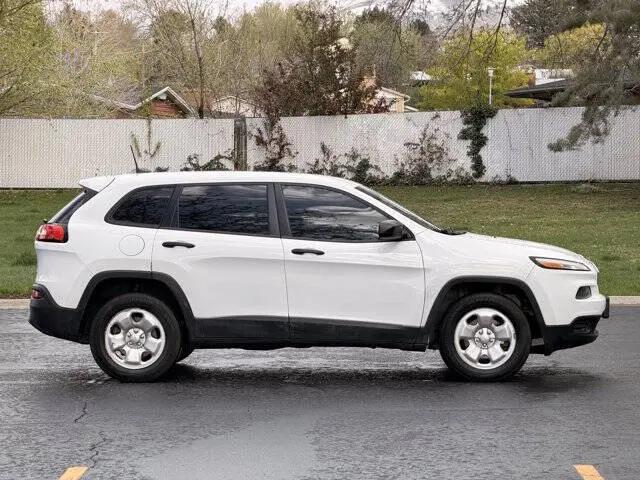 2016 Jeep Cherokee Sport