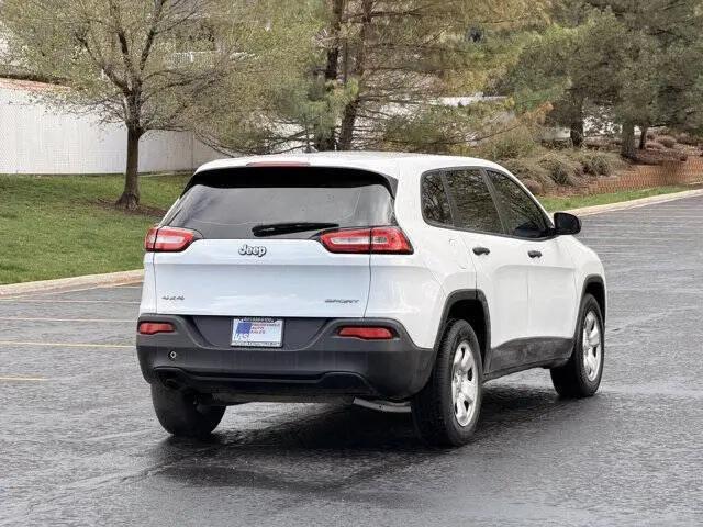 2016 Jeep Cherokee Sport