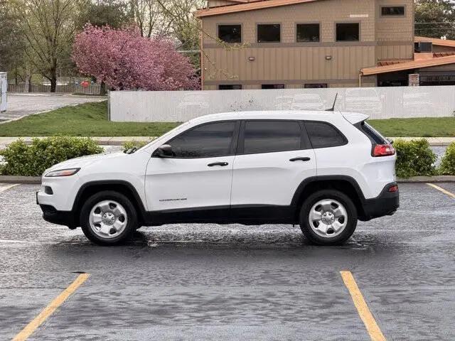 2016 Jeep Cherokee Sport