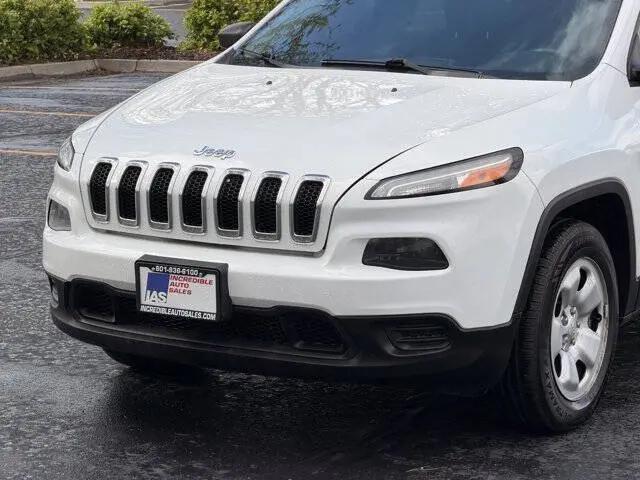 2016 Jeep Cherokee Sport