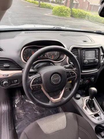 2016 Jeep Cherokee Sport