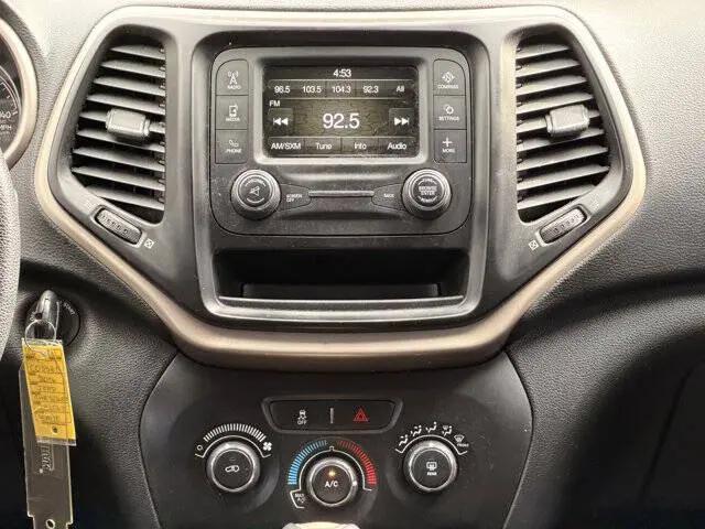 2016 Jeep Cherokee Sport