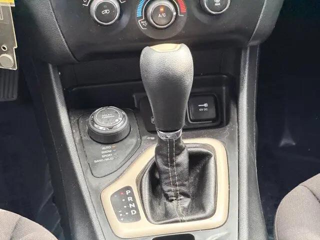 2016 Jeep Cherokee Sport