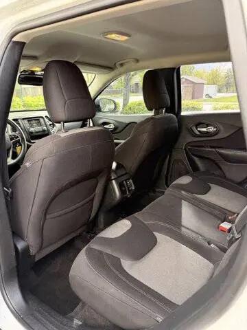 2016 Jeep Cherokee Sport