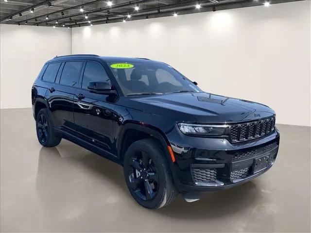 2023 Jeep Grand Cherokee L Altitude 4x4 for sale in Williamsville, NY