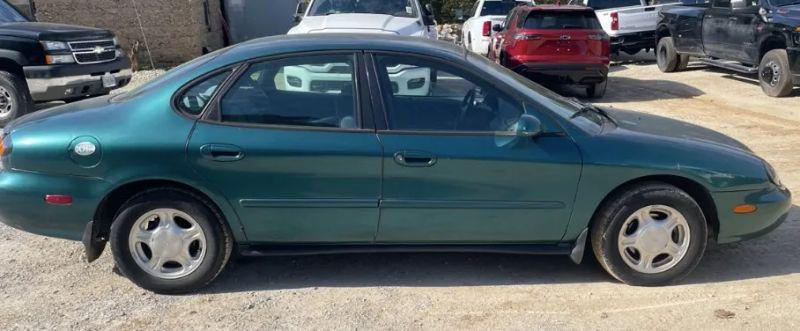 1997 Ford Taurus GL