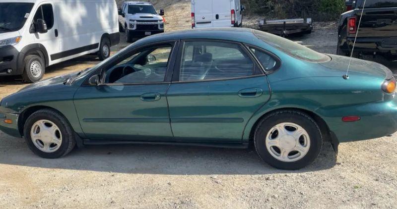 1997 Ford Taurus GL