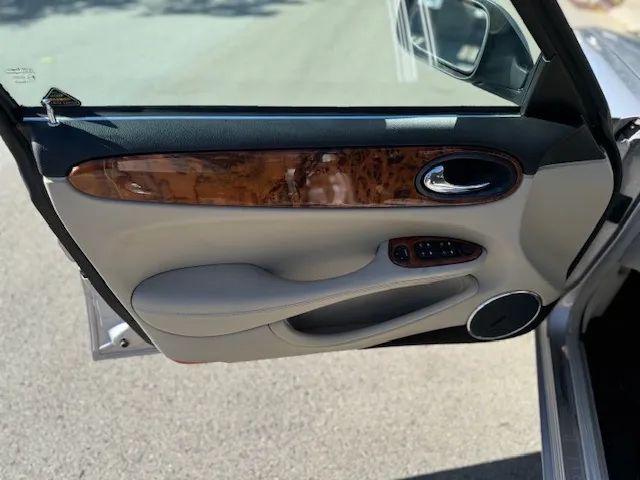 2002 Jaguar XJ XJR