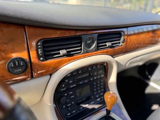 2002 Jaguar XJ XJR