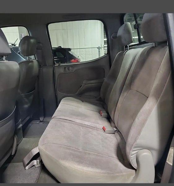 2004 Toyota Tacoma Base V6