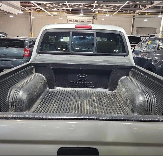 2004 Toyota Tacoma Base V6