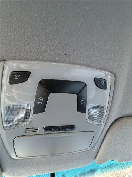 2012 Toyota Sienna LE V6 8 Passenger