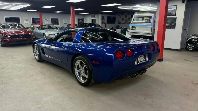 2002 Chevrolet Corvette Base