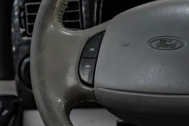 2000 Ford Excursion XLT