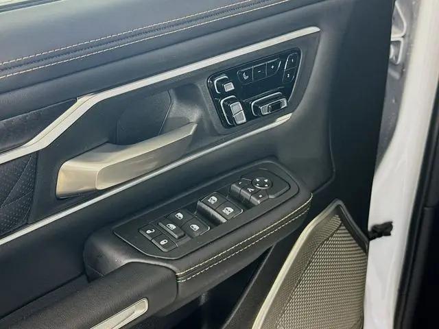 2026 Ram 1500 Tungsten Crew Cab 4x4 5'7" Box