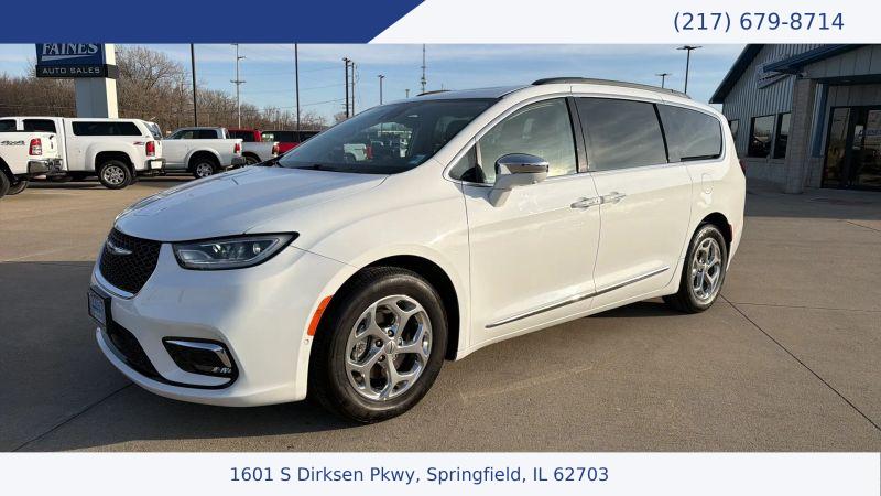 2022 Chrysler Pacifica Limited for sale in Springfield, IL