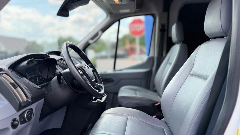 2019 Ford Transit Medium Roof w/Sliding Side Door w/LWB