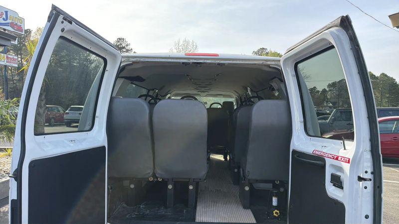 2009 Ford E-350 Super Duty Commercial