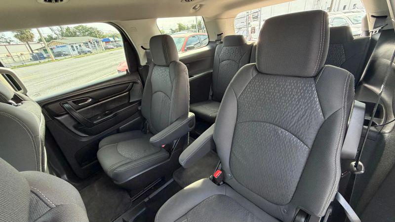 2016 GMC Acadia SLE-2