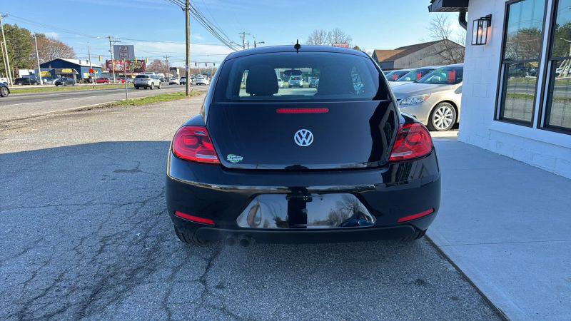 2013 Volkswagen Beetle 2.5L Entry