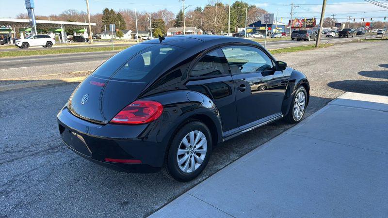 2013 Volkswagen Beetle 2.5L Entry