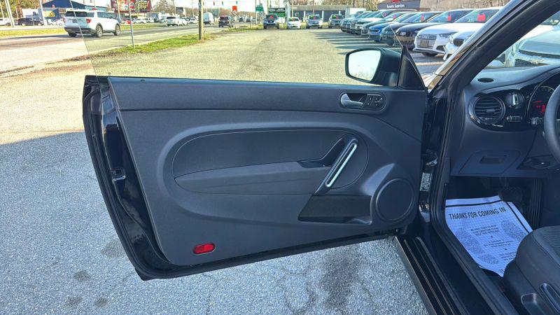 2013 Volkswagen Beetle 2.5L Entry