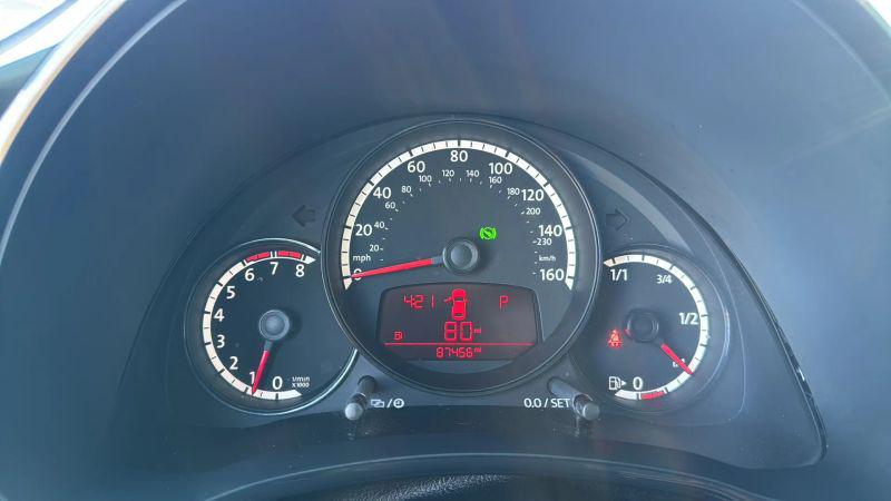 2013 Volkswagen Beetle 2.5L Entry
