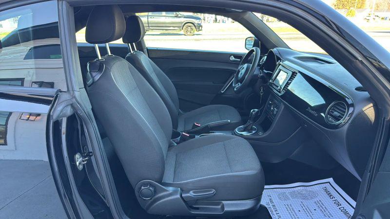 2013 Volkswagen Beetle 2.5L Entry