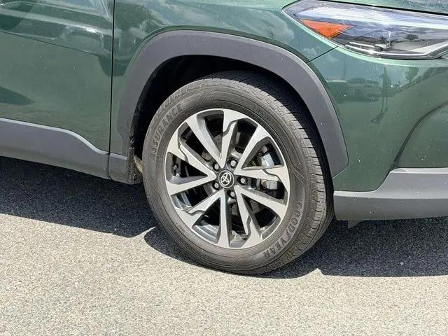 2024 Toyota Corolla Cross XLE