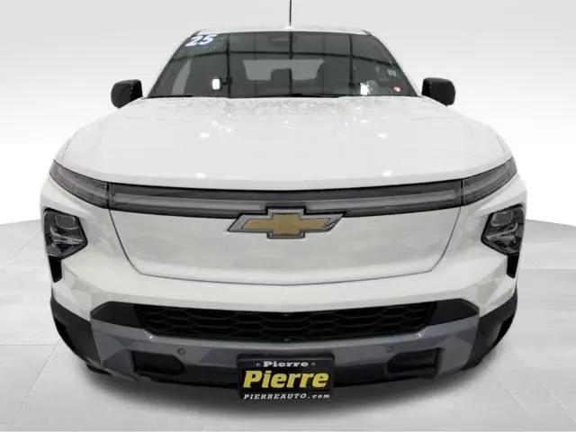 2025 Chevrolet Silverado EV LT