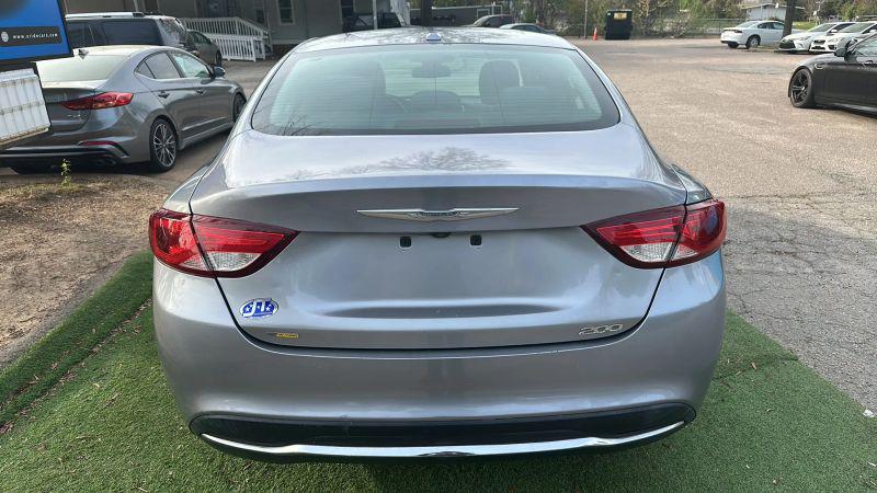 2016 Chrysler 200 Limited